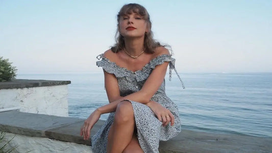 🚨 Hot PreOrder Alert: Taylor Swift's "1989 (Taylor’s Version)" 🚨 Zhivago Gifts